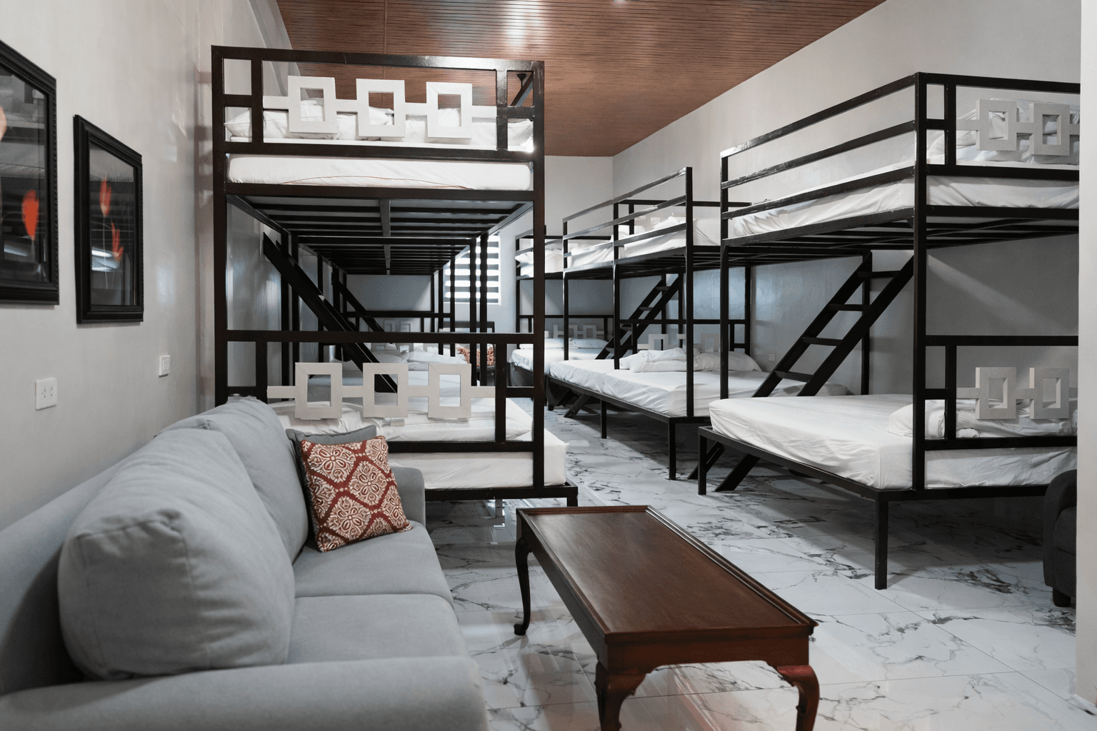 Mega Big Room